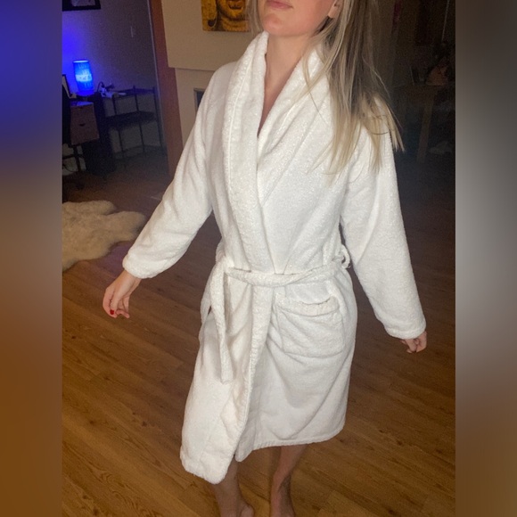 Snowe 100% Long Staple Cotton Robe - Picture 1 of 8